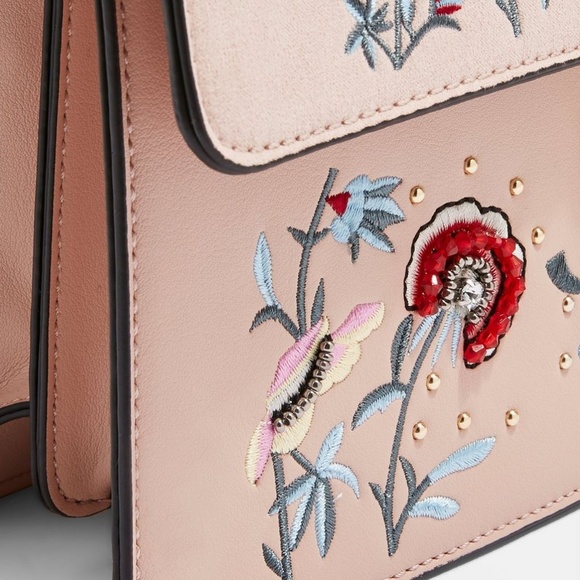 Sold ! Host Pick ! TOPSHOP Darcy Floral Shoulder - Picture 4 of 8